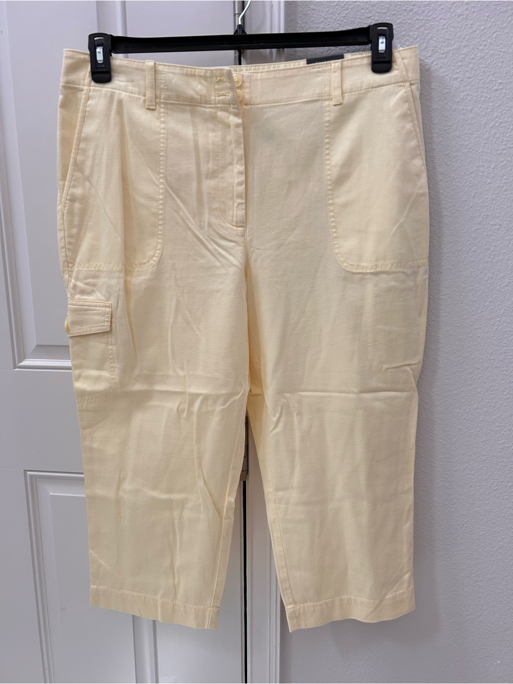 Talbots Cream Cargo Capri Pants